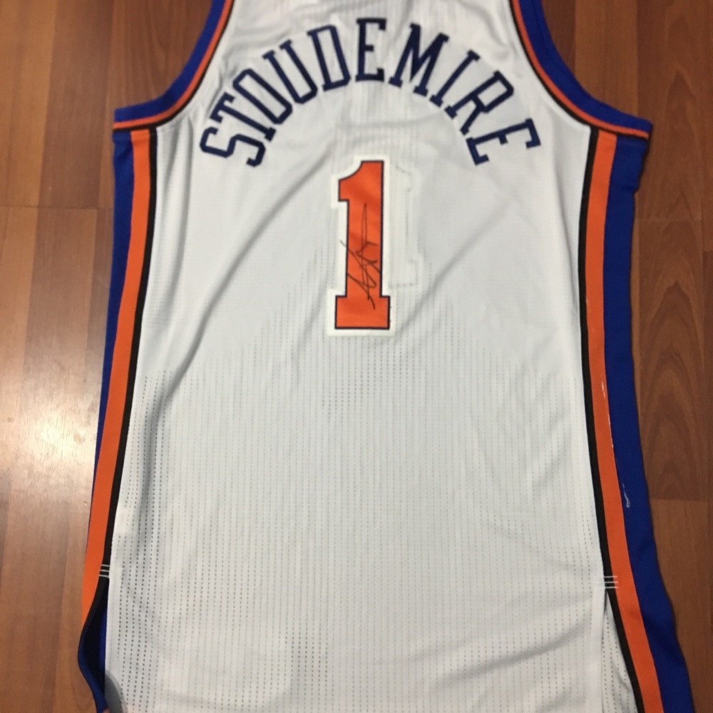 New York Knicks - Picture 2 of 3